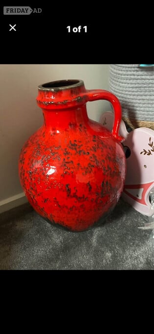 Red lava vase 