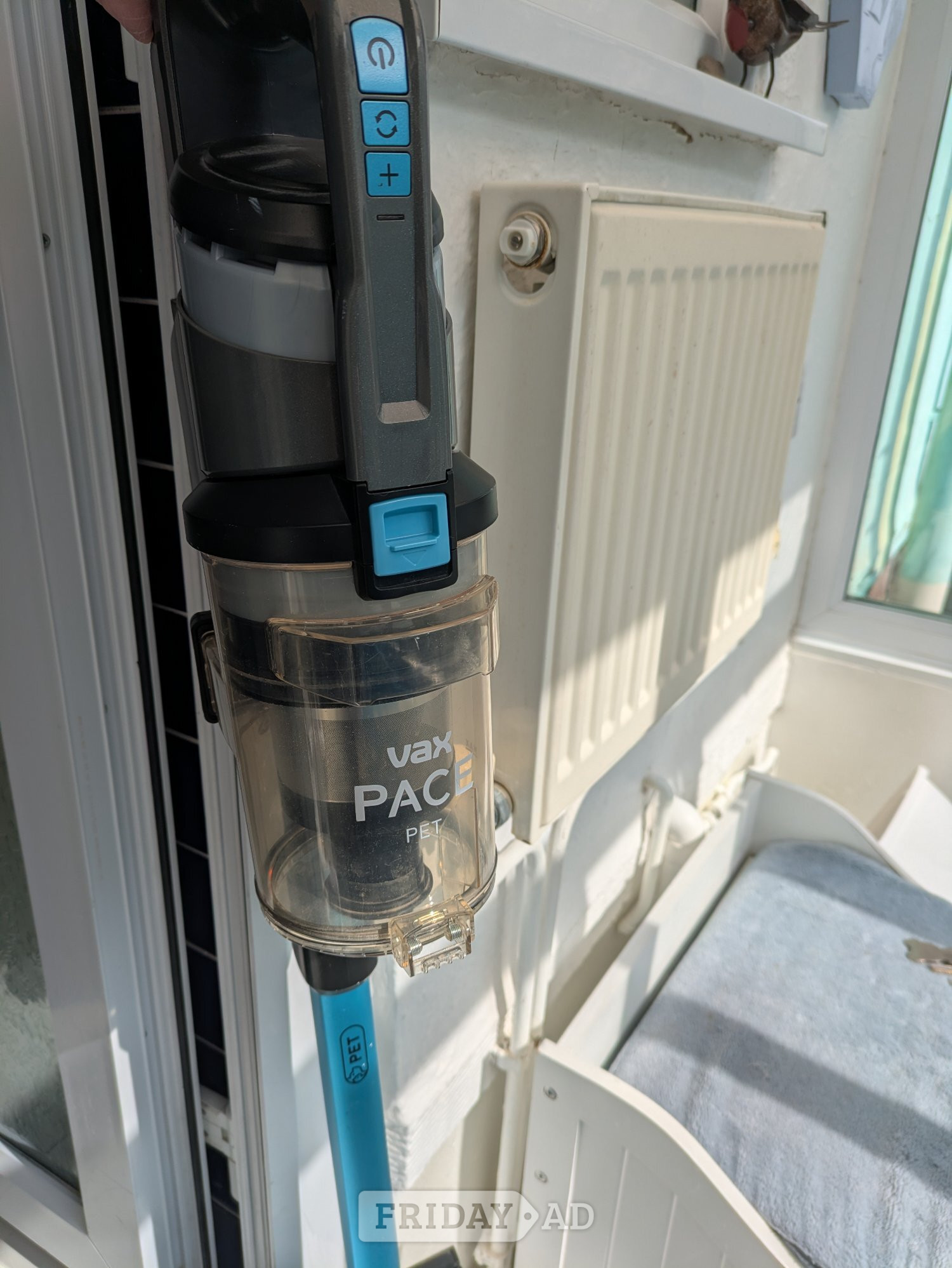 Littlehampton VAX One PWR Cordless vacuum cleaner 