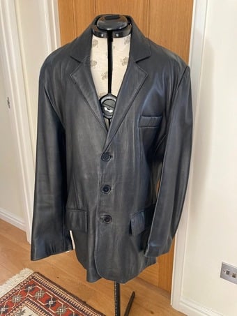 Mens Real Leather 3 Button Blazer Type Jacket in Black - Size: L