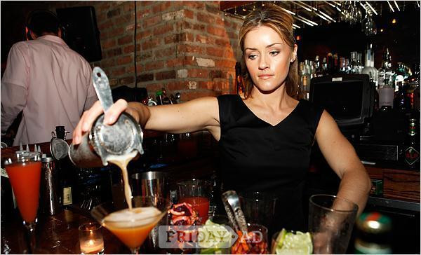 Norwich Now taking applications for bartenders/waitresses/dancers.
