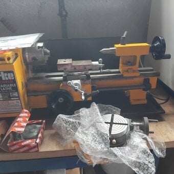METAL LATHE CLARKE 'METALWORKER' 300mm  WORKING, MODEL: CL300M 