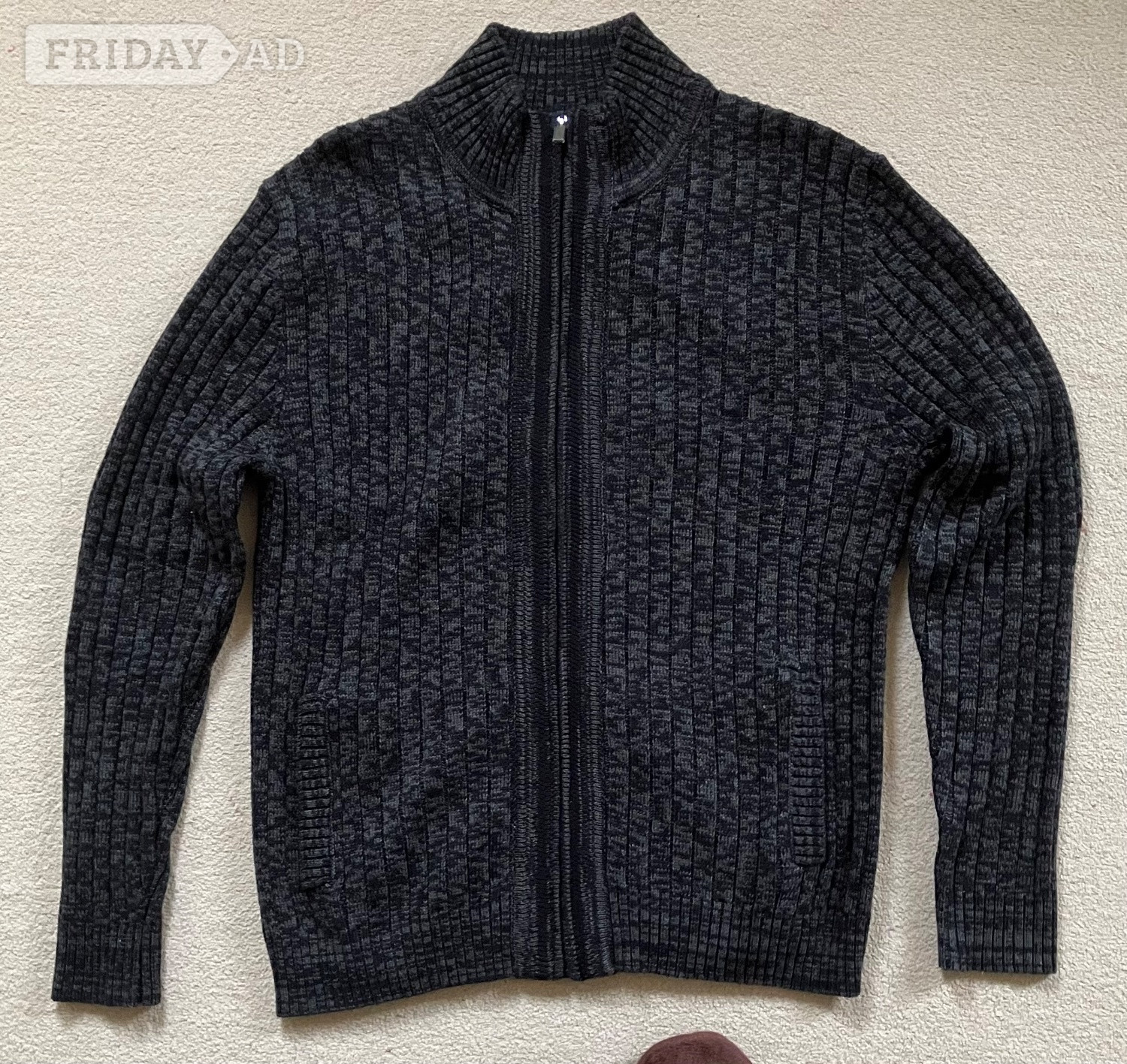 Peacehaven Men’s Black zip up cardigan with pockets. LARGE.- NEW