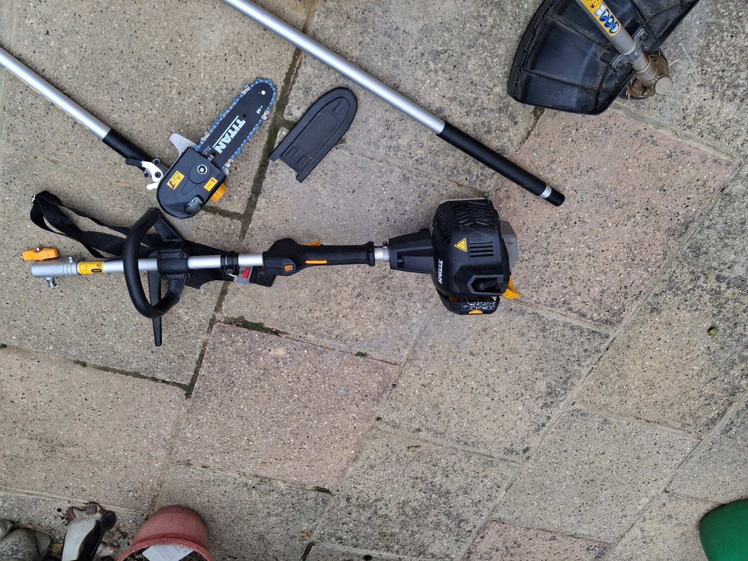 Petrol strimmer, saw, trimmer - Garden in Tonbridge