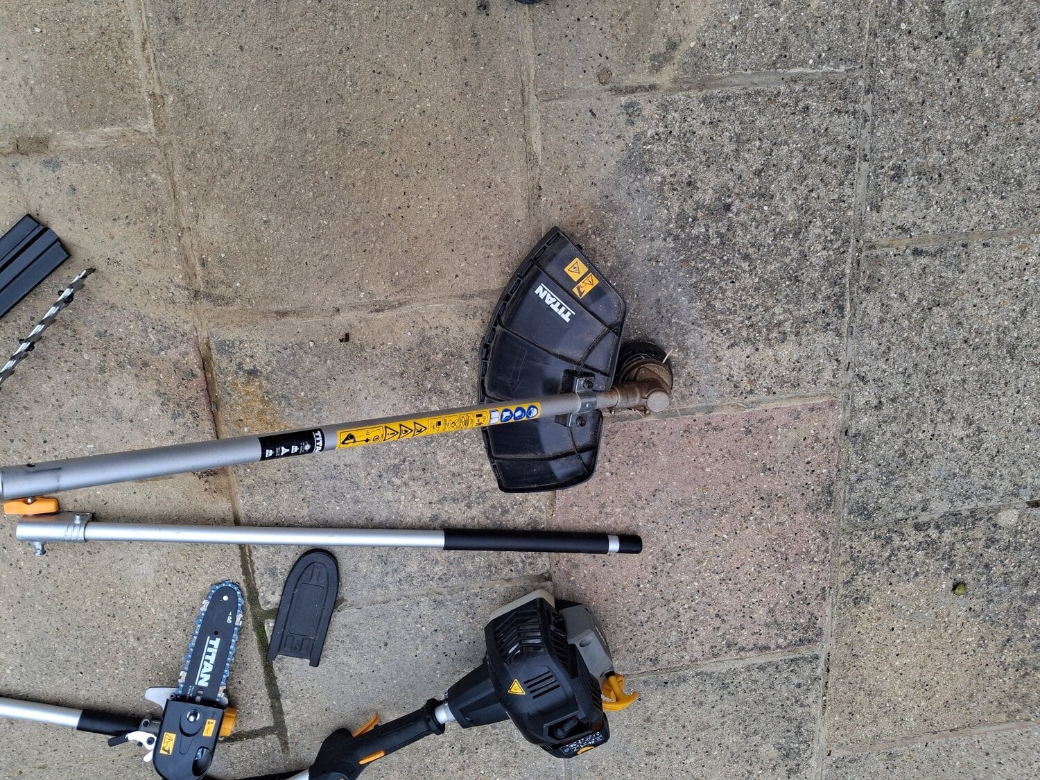 Petrol strimmer, saw, trimmer - Garden