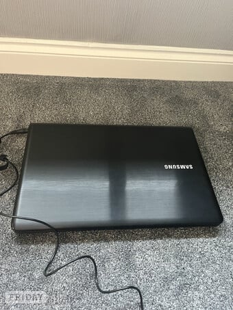 Samsung NP350E7C 17.3 i7-3630 8gb ram 250gb ssd