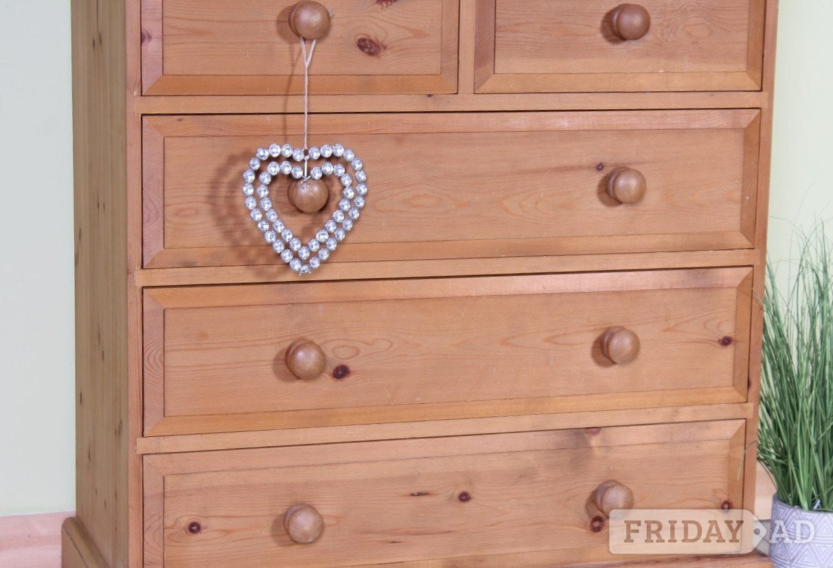 UK Delivery - Farmhouse Pine Chest Of Drawers Clean Condition - Furniture in Hailsham