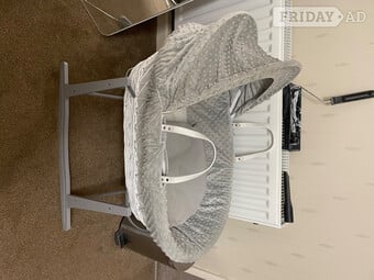 Rocking carry cot