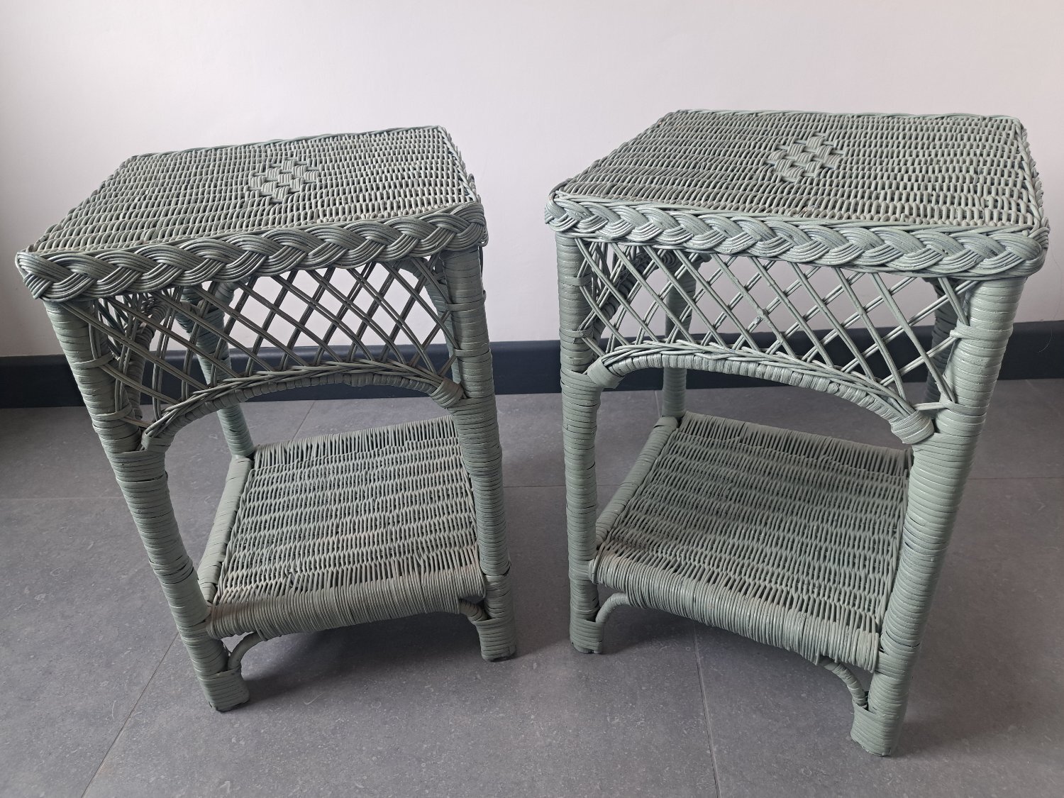 Hartley Wintney PAIR OF SMALL VINTAGE SIDE TABLES SQUARE WICKER RATTAN 