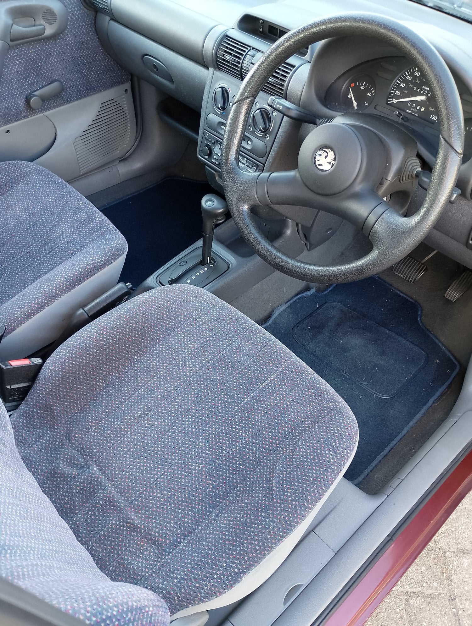 VAUXHALL CORSA 1.4 AUTOMATIC LOW MILEAGE  - Cars