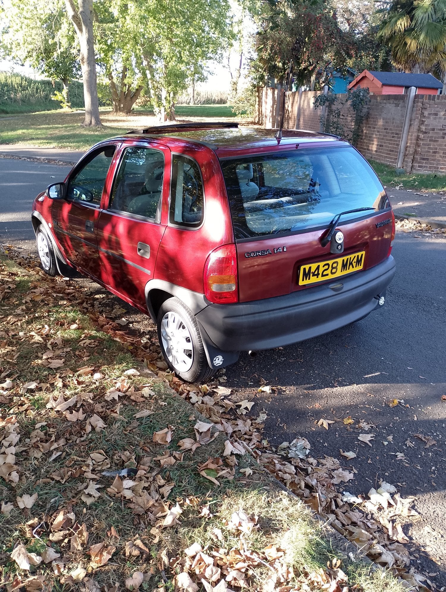 VAUXHALL CORSA 1.4 AUTOMATIC LOW MILEAGE  - Cars in Gravesend