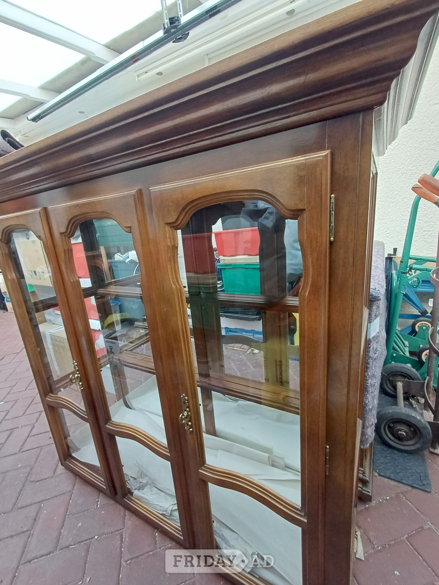 Worthing Display/sideboard unit. Good condition, lighting, glass shelves