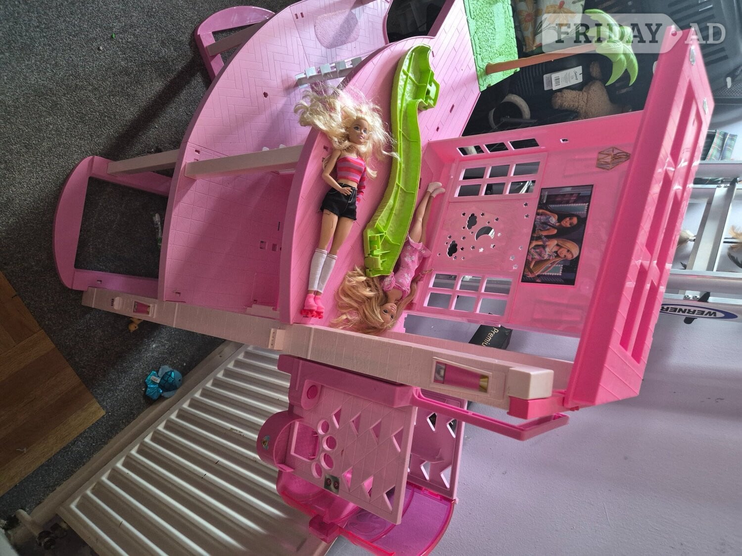 Eastbourne Barbie dreamhouse w/ accessories 