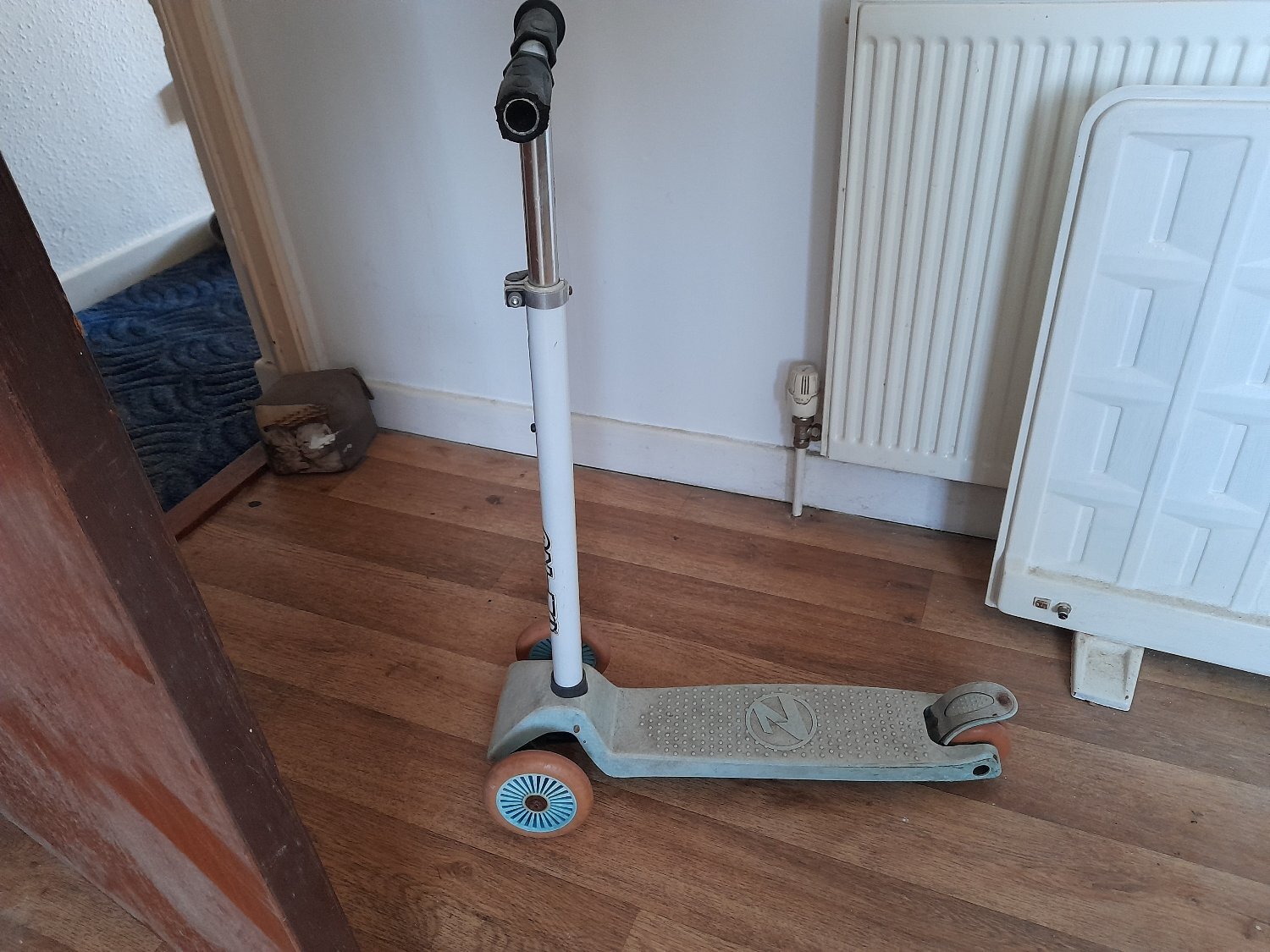 Bristol Boys bike & 2 x 3 wheel scooters