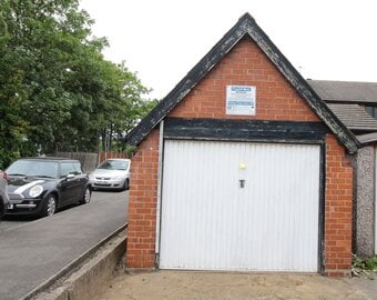 Secure Garage / Storage Unit to Let – Close to Lincoln City Centr