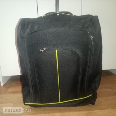 Bristol Medium sized pull along travel luggage 