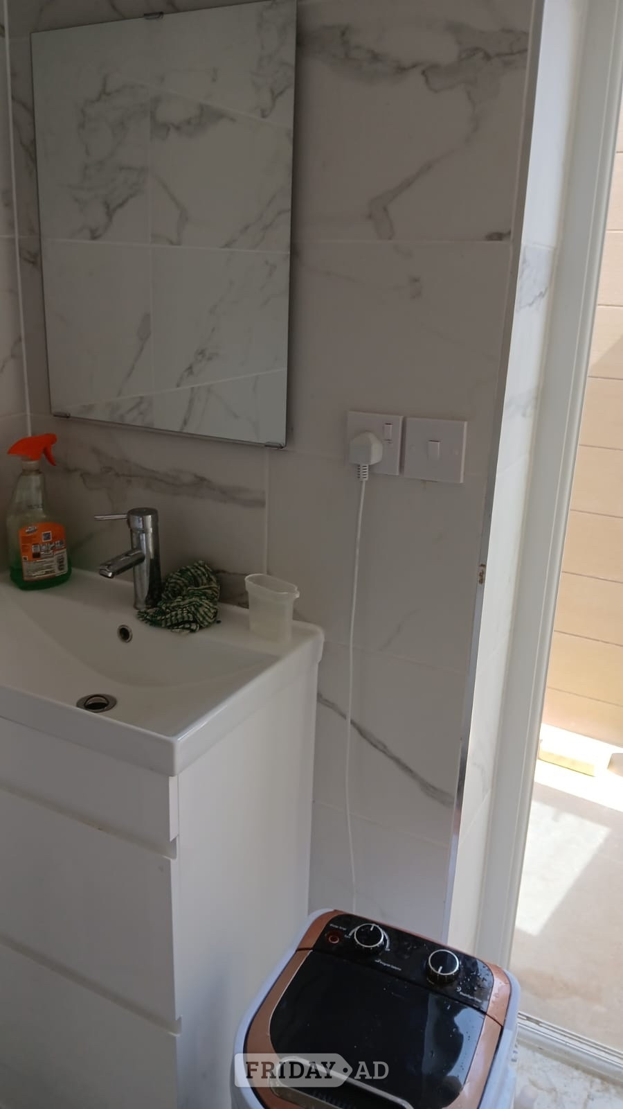 Great New renovated 3 bedroom house to rent  - Houses & Bungalows in Newham