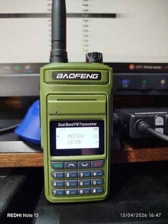 Baofeng P15-UV multi-band handheld including FM radio