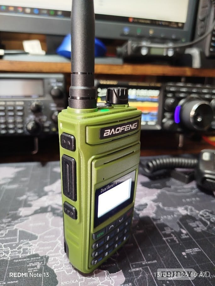 Steyning Baofeng P15-UV multi-band handheld including FM radio