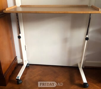 Table on wheels 