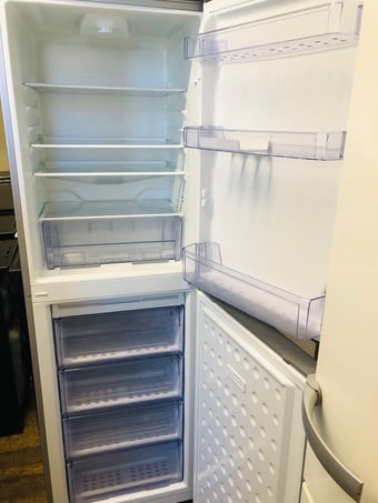 Beko silver colour frost free fridge freezer works perfectly 
