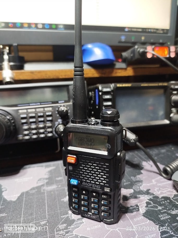 Baofeng Hand held Transceiver UV-5R Dual Band 5W in Steyning