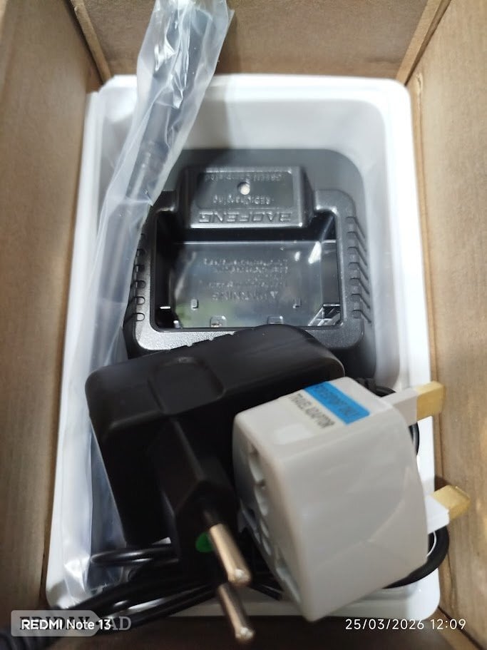 Baofeng Hand held Transceiver UV-5R Dual Band 5W - Hobbies & Leisure in Steyning