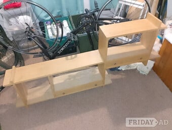 Shelving unit (free)