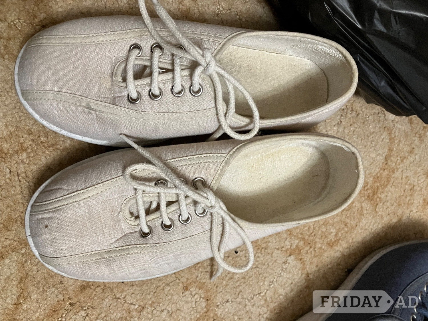 Canvas lace shoes in Worthing