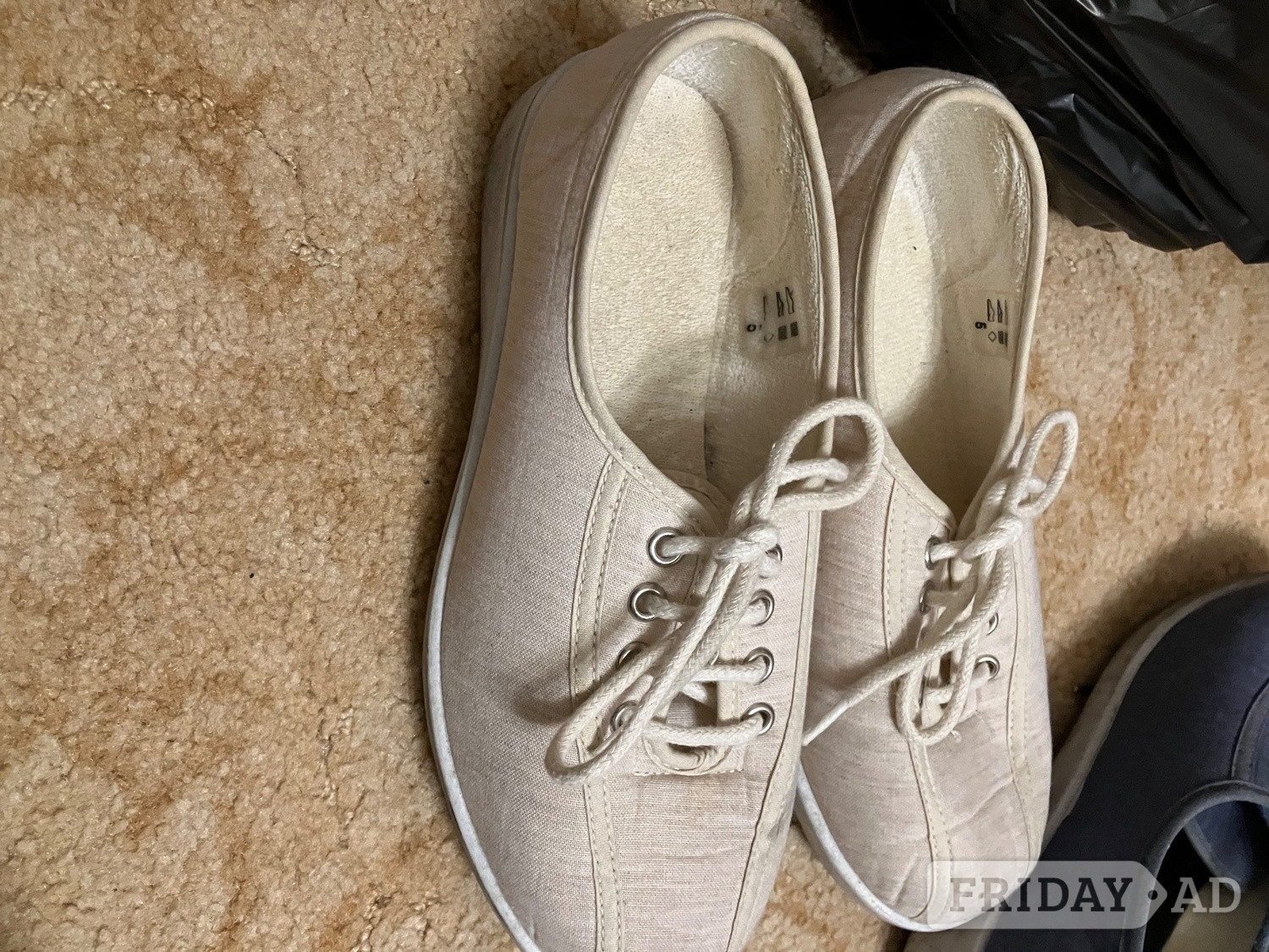 Canvas lace shoes
