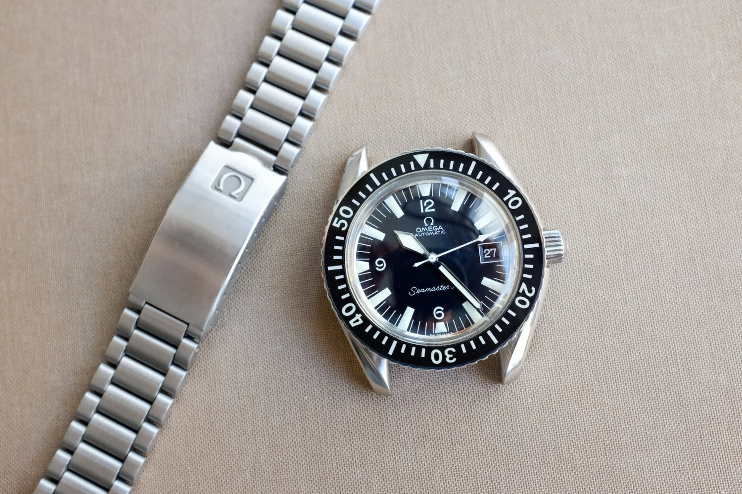 Worthing Omega 300 diver automatic Mens wristwatch.