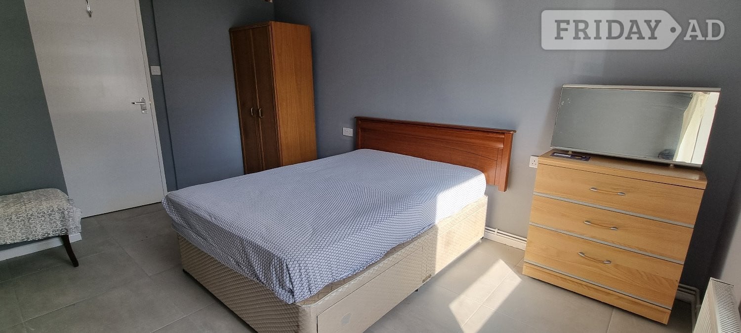 Nice Large Double Bedroom Flat  - Flats & Apartments in Hounslow