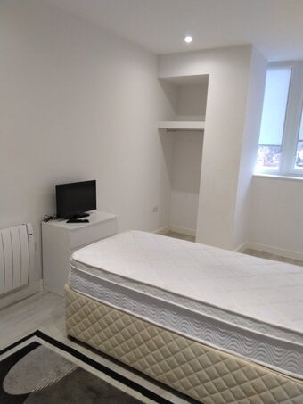 Room for rent near Eastbourne town centre with private bathroom 