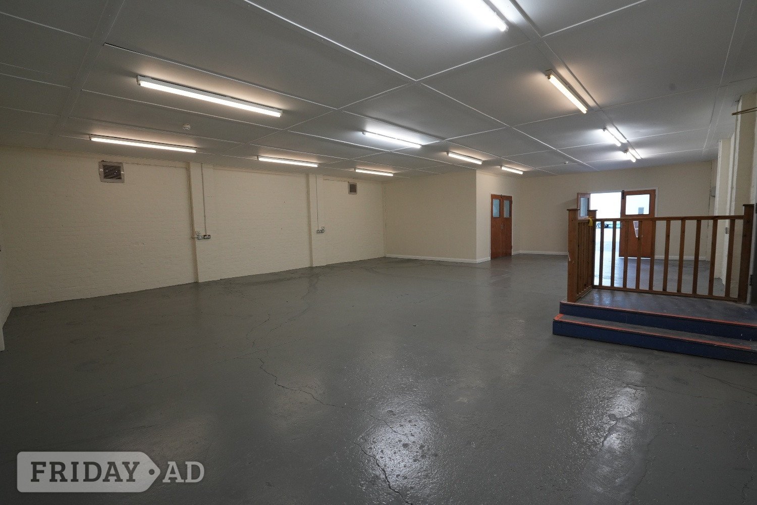 Large industrial unit in Bexhill town centre - Commercial Properties in Bexhill-On-Sea
