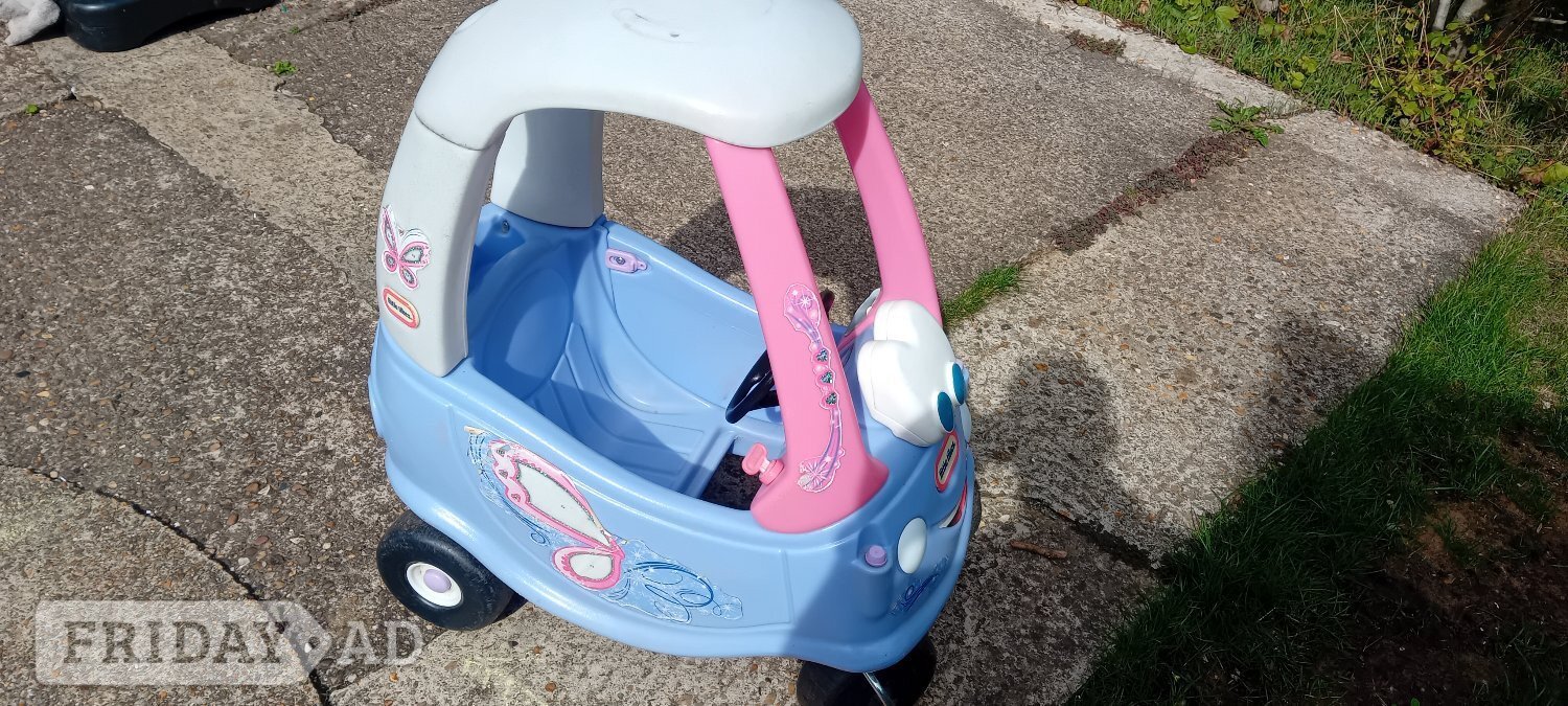 Bourne Girls pink car