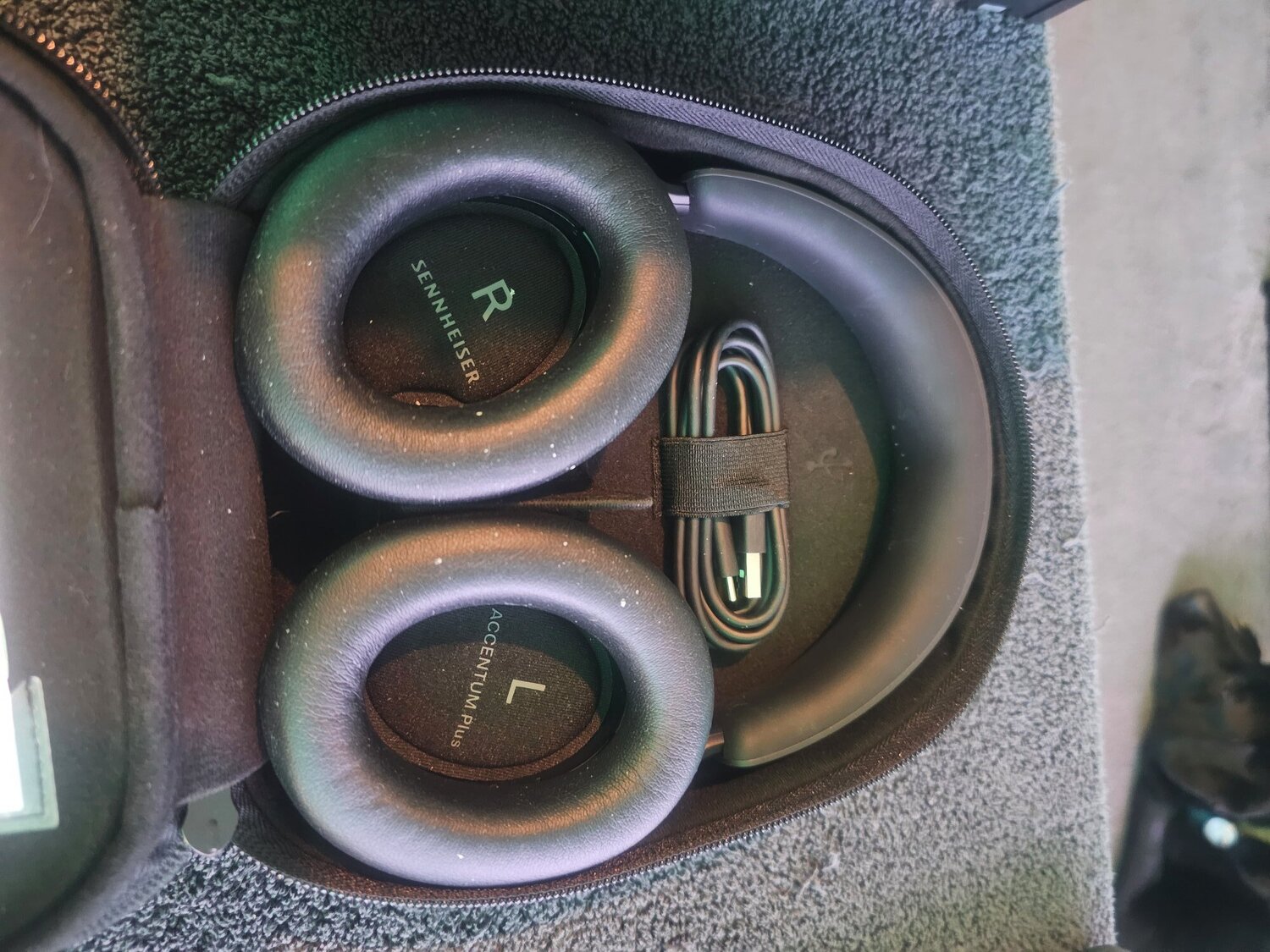 Littlehampton Sennheiser Accentum Plus Wireless Bluetooth Headphones For Sail!
