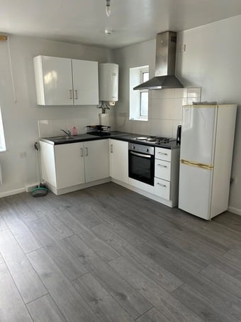 Studio Flat opposite the Railway Station 