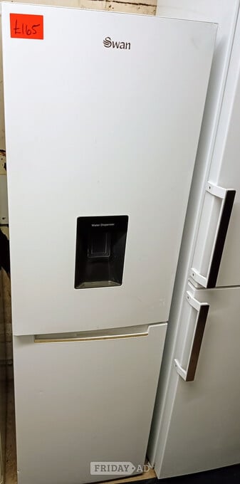 Swan fridge freezer with water dispenser 