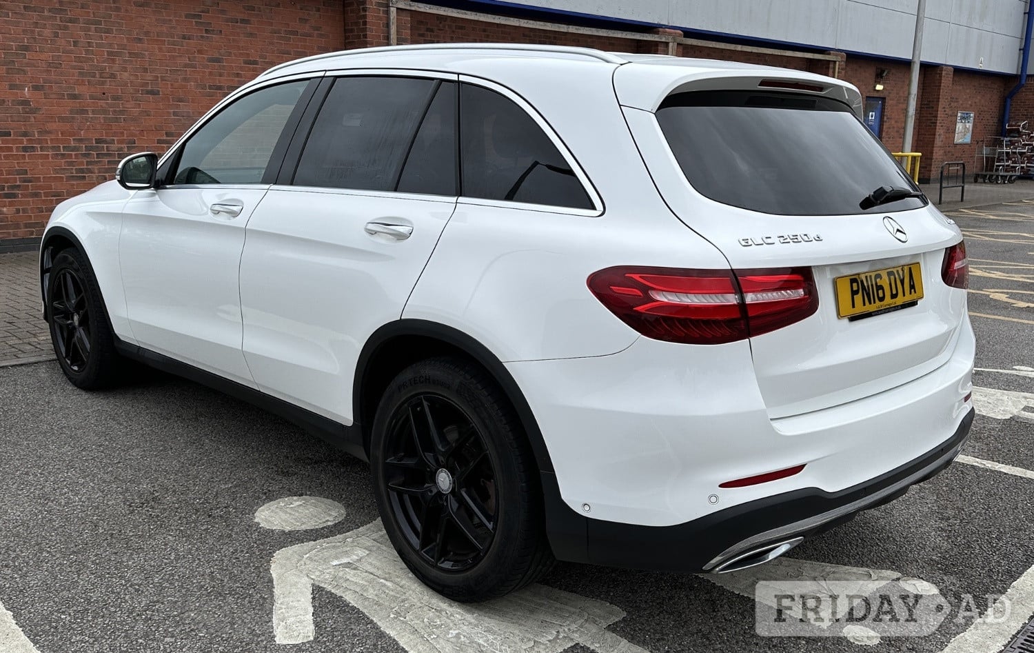 [ berth ]Mercedes GLC Class