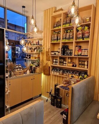 CLOSED RESTAURANT - FIXTURES, FURNITURES, EQUIPMENTS, CUTLERY etc