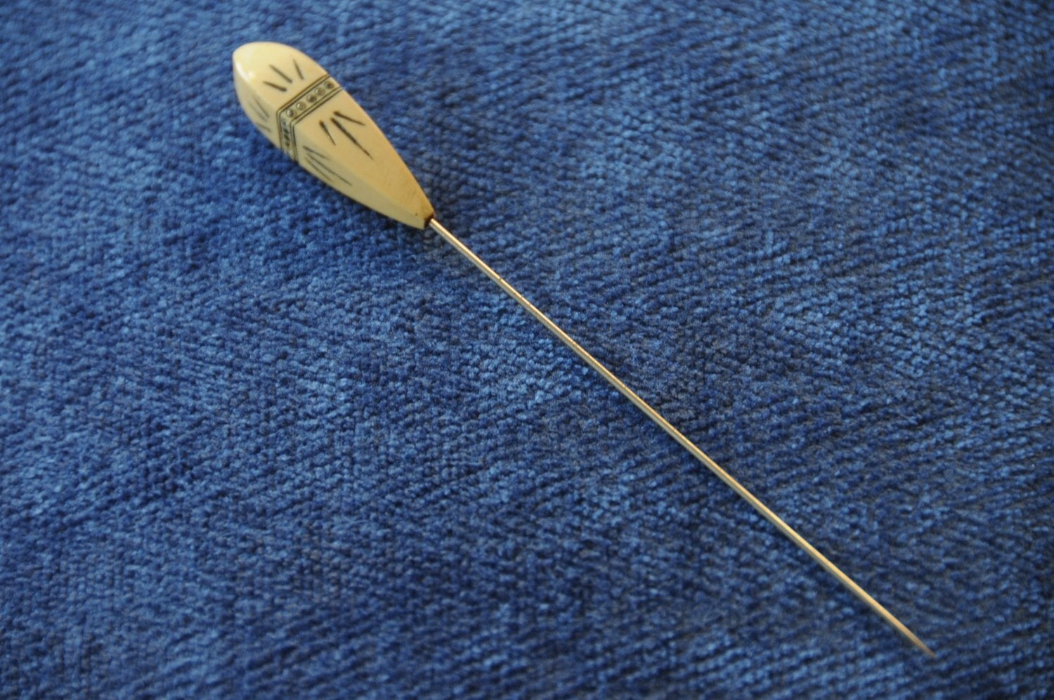 Antique Hat Pin And Fretwork Jewellery Ovals - Antiques & Collectables in Hartley Wintney