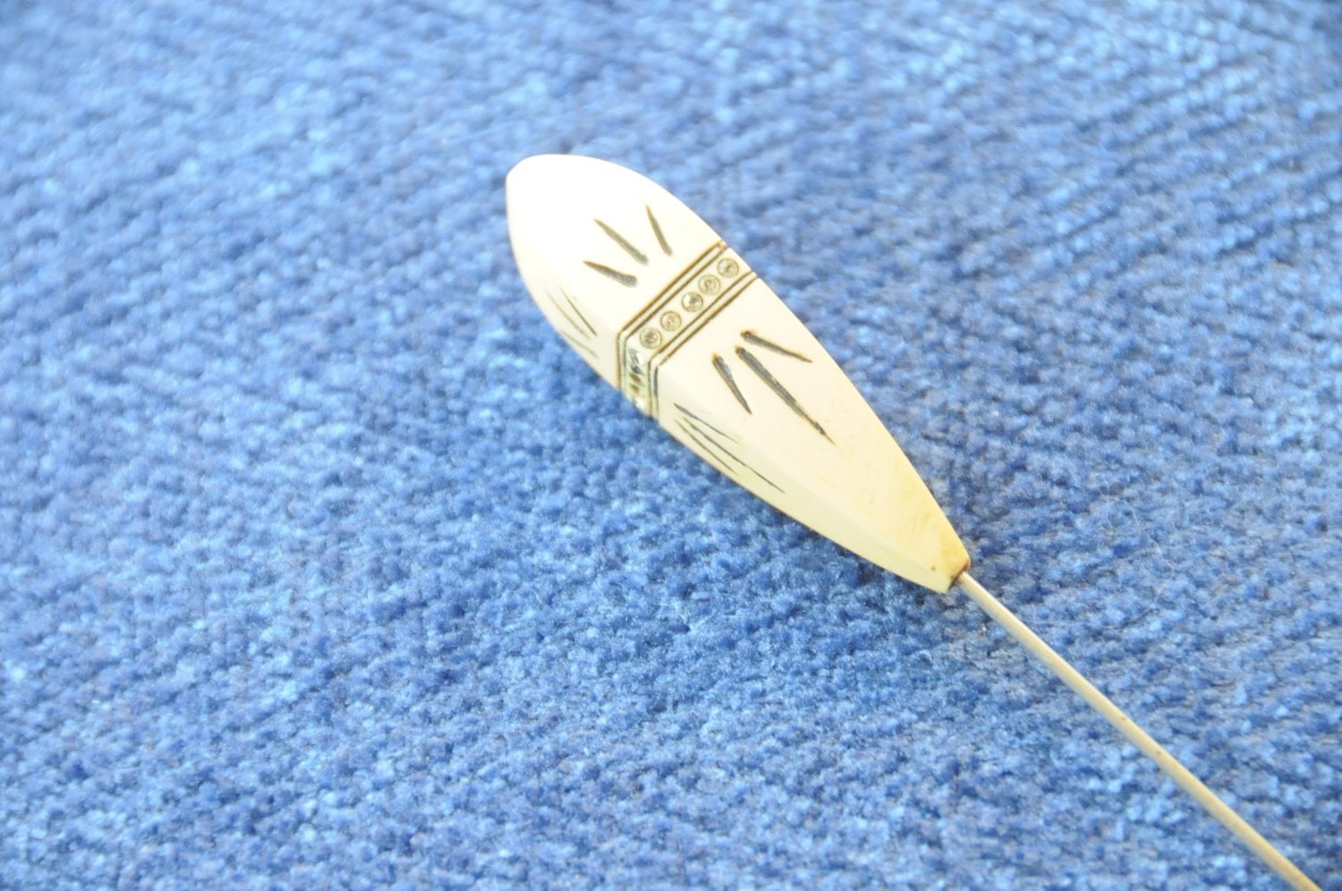 Antique Hat Pin And Fretwork Jewellery Ovals - Antiques & Collectables