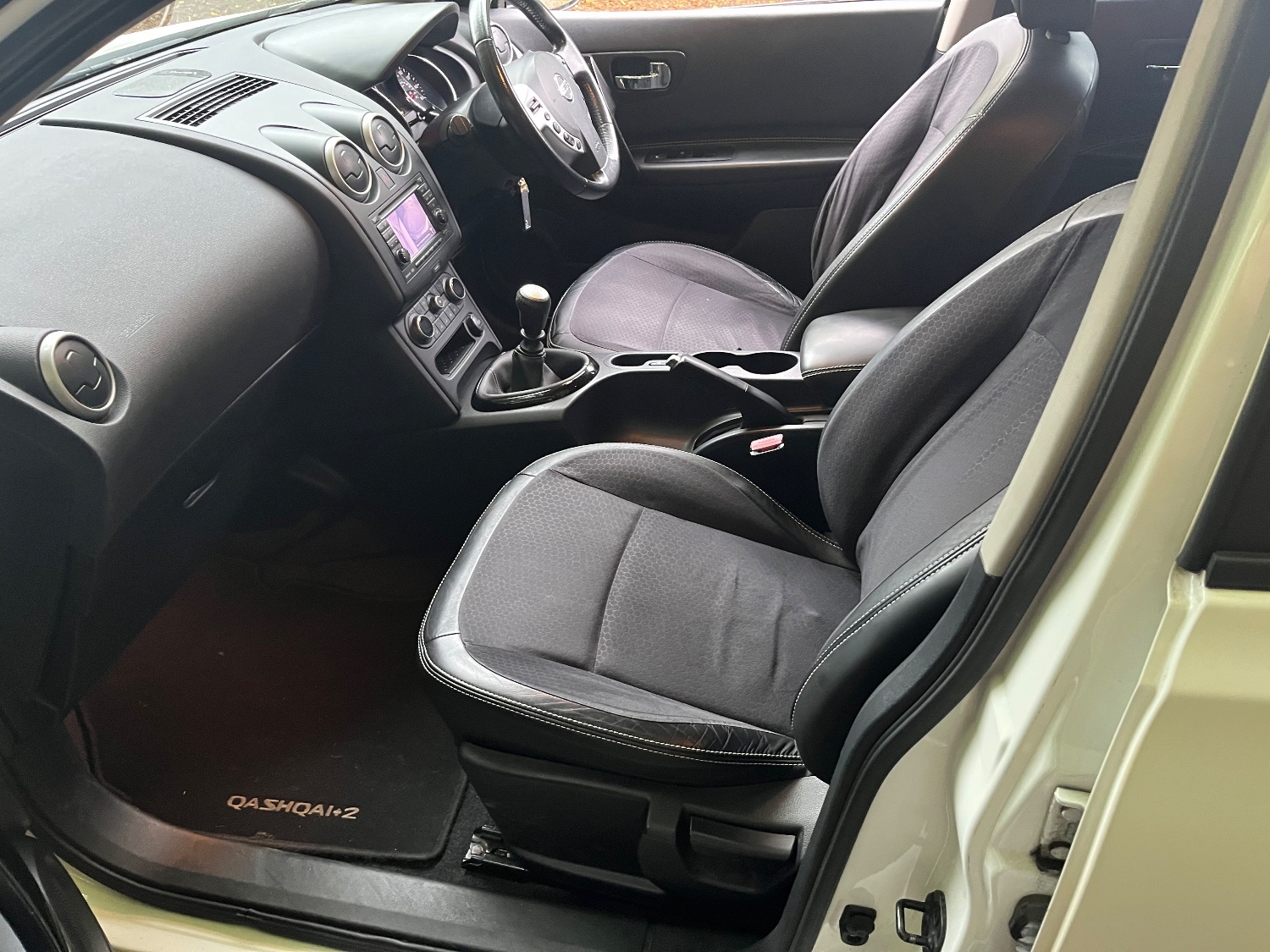 Nissan qashqai 2 - Cars in Reigate
