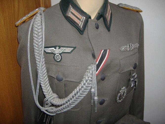 ex film prop full uniform on dummy may px good mtb bike /metal detector