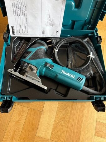 Makita 4351 CTJ Jigsaw in Case
