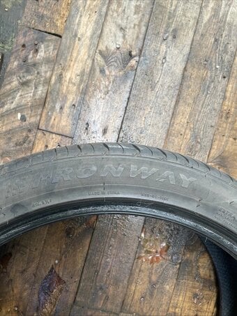 Fronway Speedway 56 245/40R20 Part Worn Tyre 4.60mm