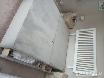 5ft divan with 4 drawers as new