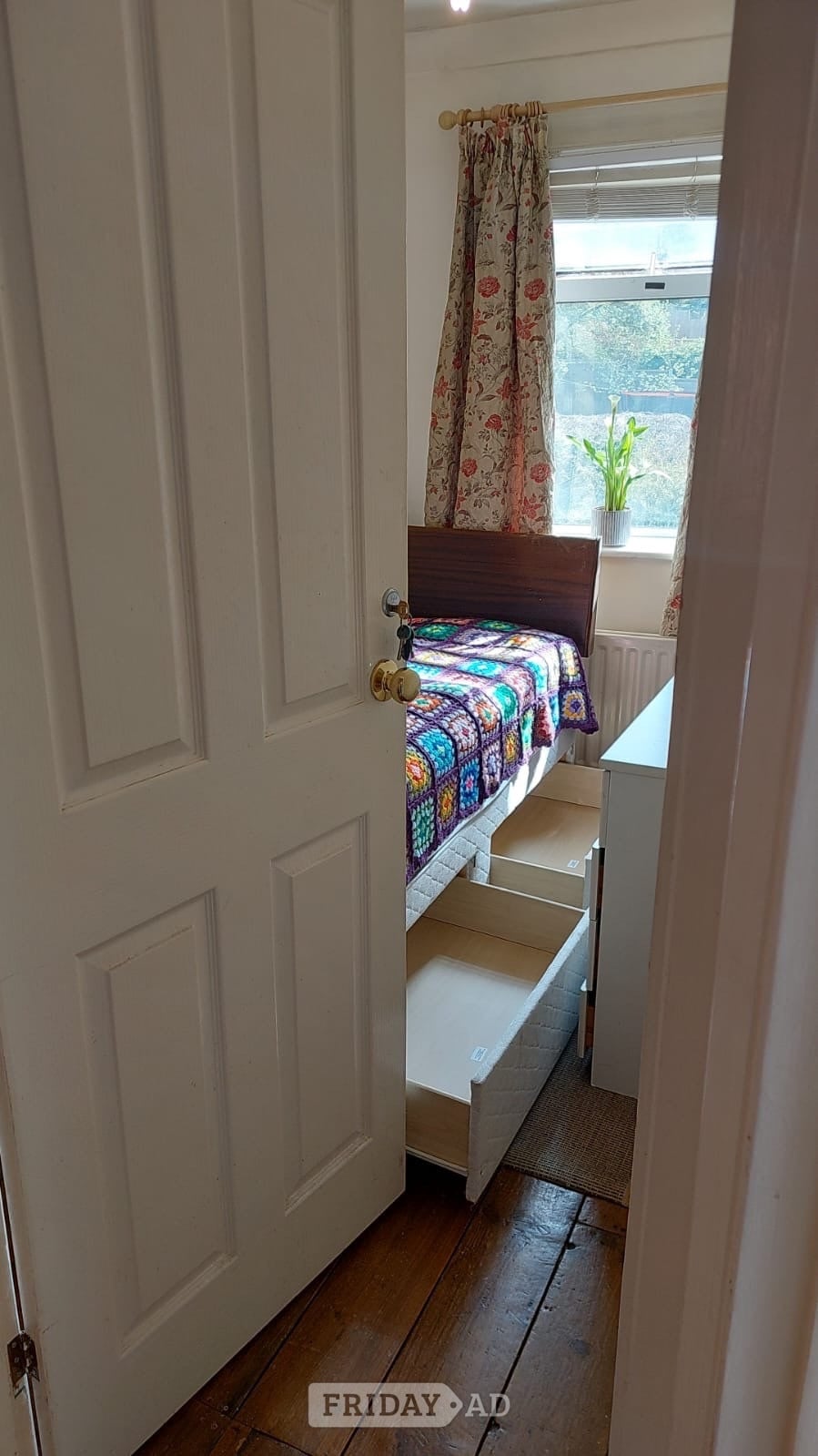 Single room to rent 10 minutes from station