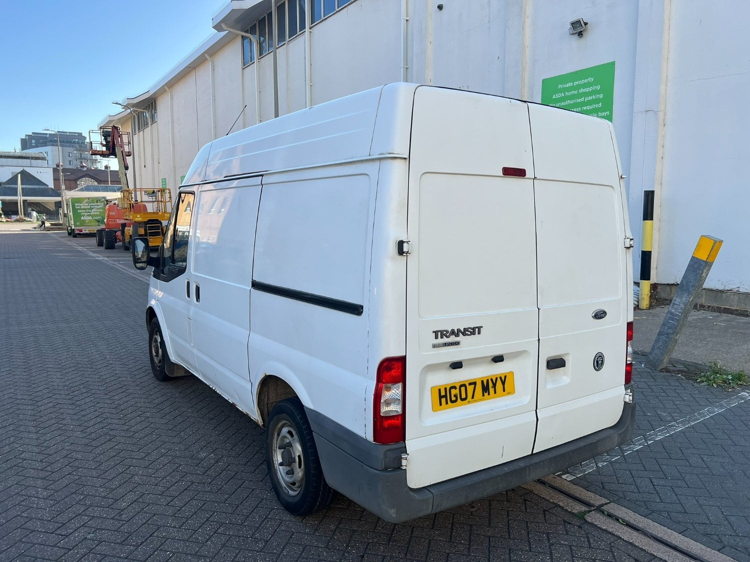 2007 Ford Transit T260s - Long MOT - 3 Seats - Short Wheelbase - Vans & Commercial Vehicles in Brighton