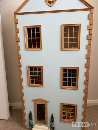 Hand made Dolls house 