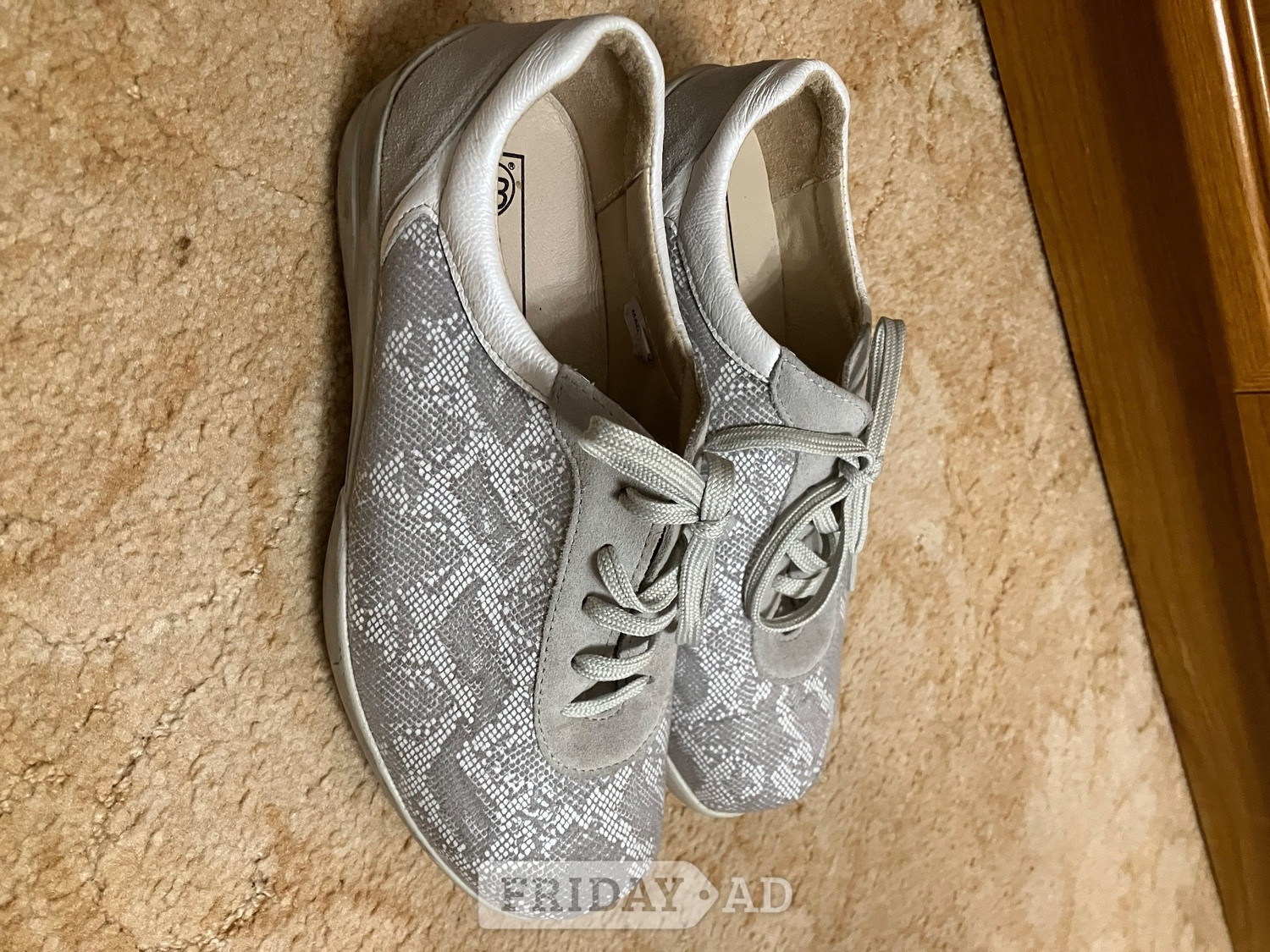 DB wide fit casual trainer